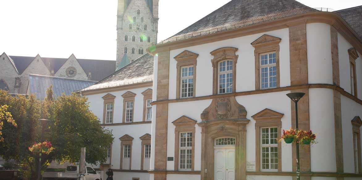 Stadtführung - Imagefilm - Paderborn_/portfolio-projekte/00371_Stadtfuehrung_BM/images/01.jpg